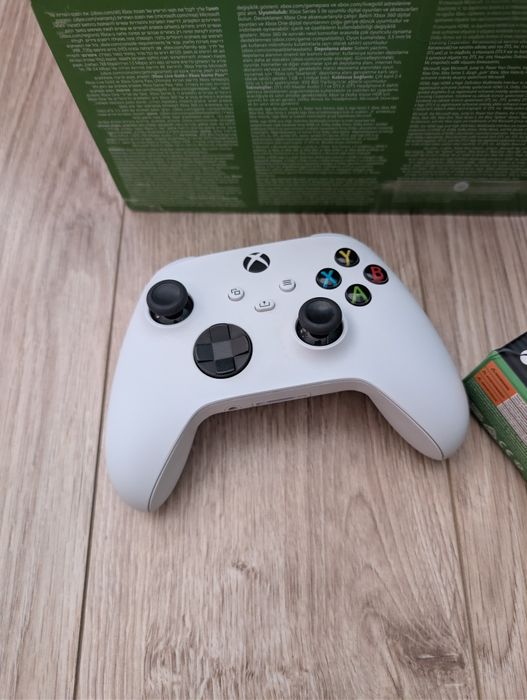 Xbox series s 512 GB +  akumulatory PDP Xbox Series/One Play and Char