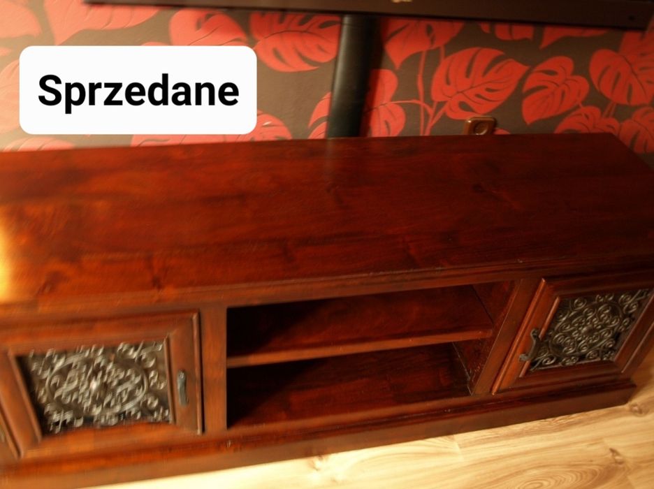 Duża Witryna, biblioteczka indyjska kolonialna