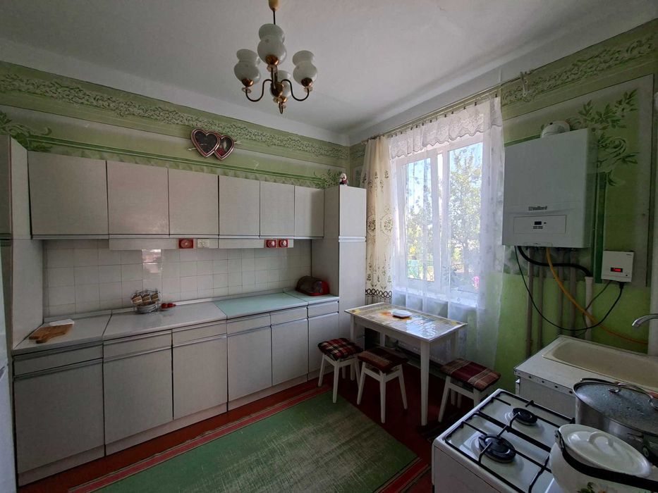 Підселення в особняк для дівчат,вул.Коновальця .
