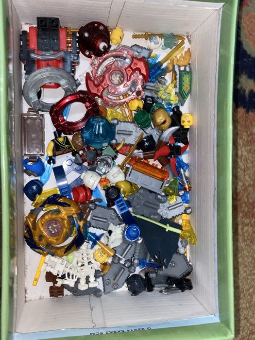 Лего іграшки біонкл бейблейд