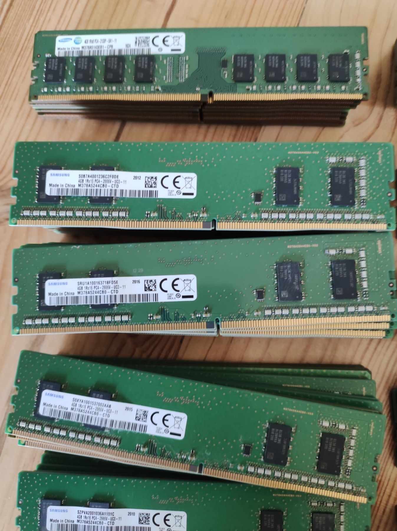 Оперативна пам'ять для комп'ютерів (RAM) DIMM DDR4 4GB ОПТ