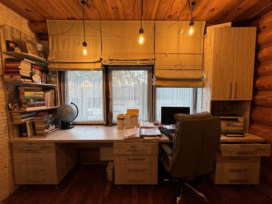 Меблі в кабінет, підліткову кімнату, робоче місце