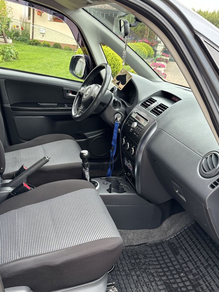 Bardzo ładne Suzuki SX4 - 1.6 benz + gaz - sprawna klima
