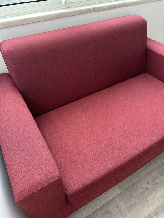 Sofa vermelho de 2 lugares como novo