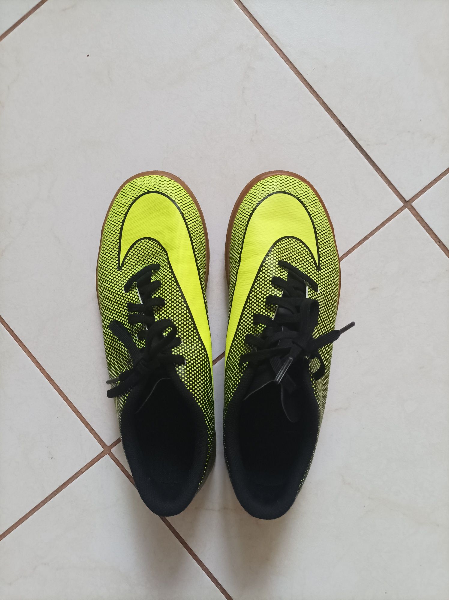 Buty halówki Nike r.40