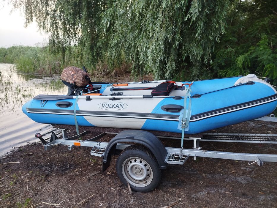 Лодка Вулкан 330 кілева