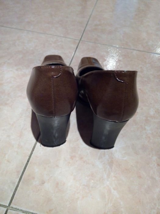 Vendo sapatos senhora da Bata, N°37 como novos