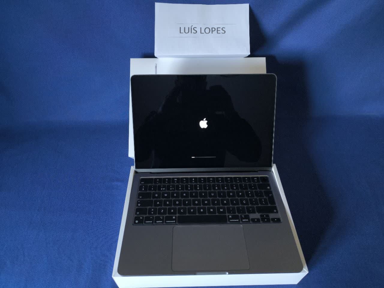 MacBook Air M2 6 Ciclos 8CPU 8GPU 256GB