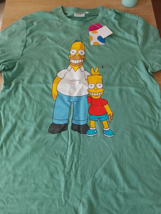 T-shirt nova com etiqueta