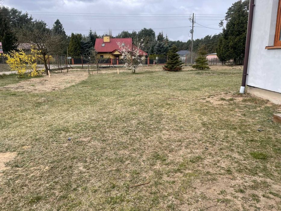 rownaie/,czysczenie terenu.koparka.ziemia przesiewana prace ogrodowe..