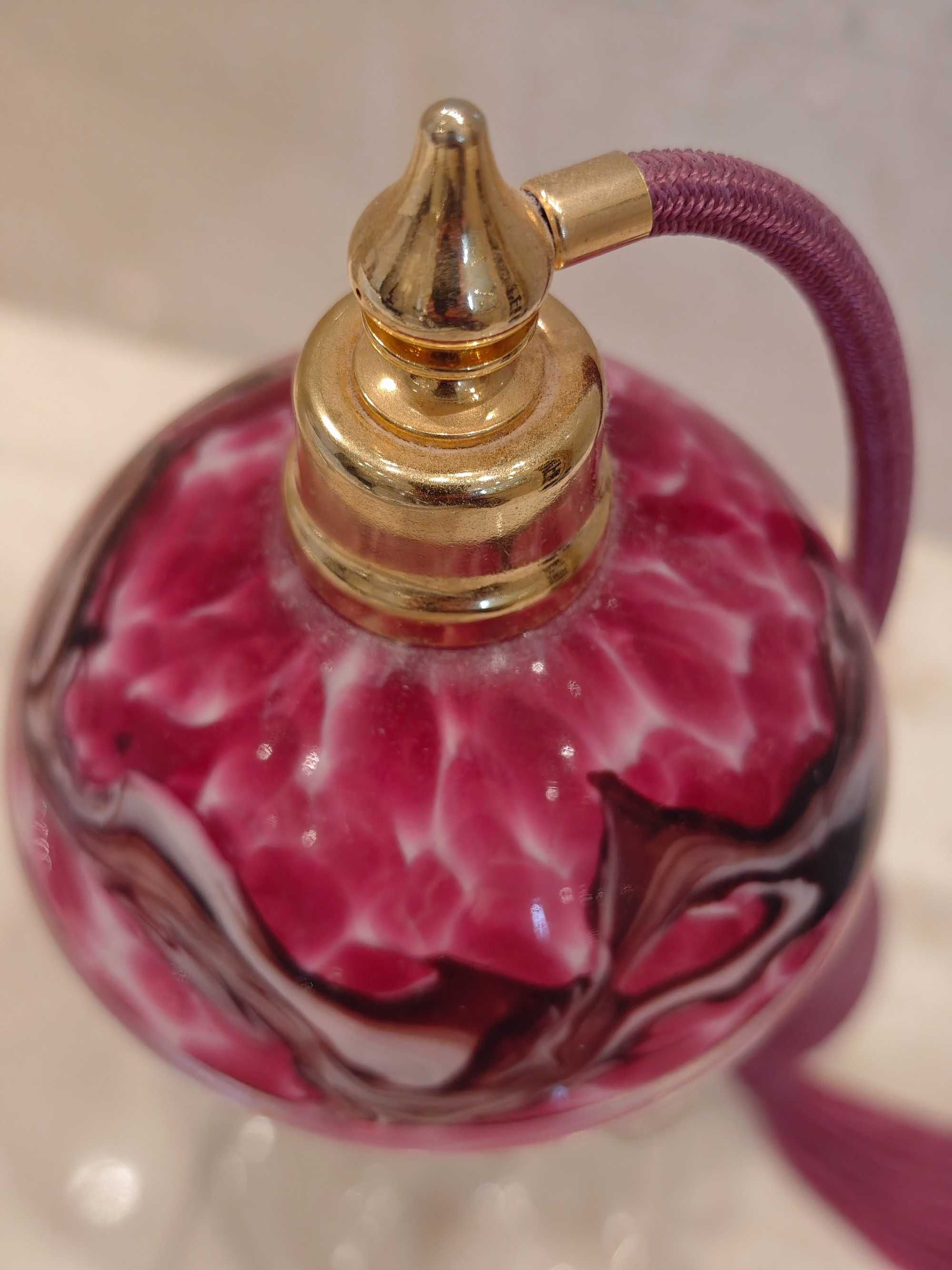 Antyczna butelka wys 22 cm do perfum z atomizerem Kwiat firmy Murano