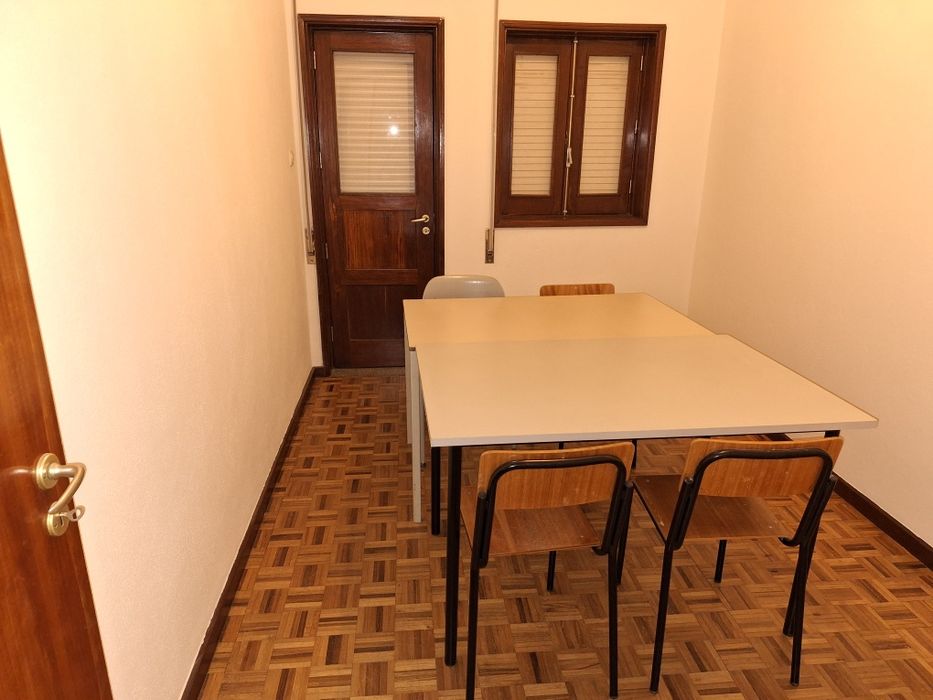 ARRENDAM-SE QUARTOS em Chaves excelente localização