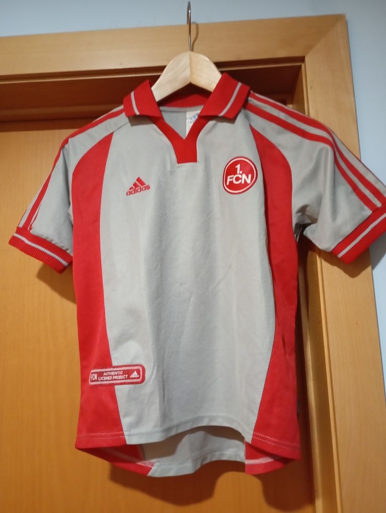 T-shirt Adidas tamanho 140