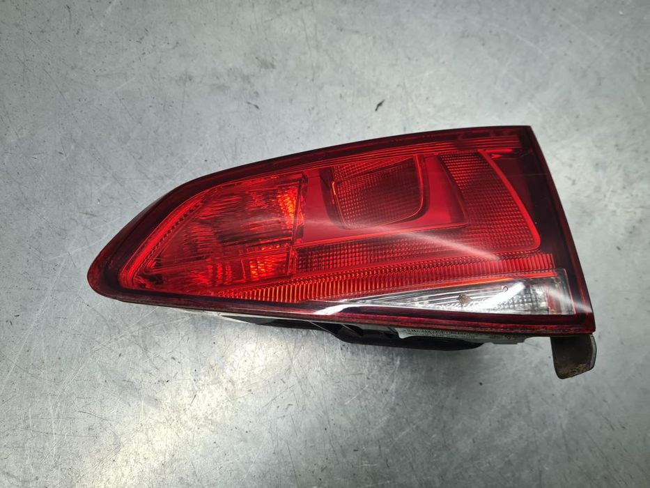 Farolim da mala direito VOLKSWAGEN Golf VII (5G1, BQ1, BE1, BE2)