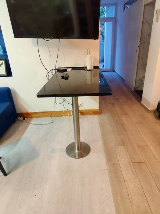 Mesa marmore e cadeiras Ikea