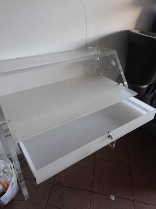 Biurko,toaletka z plexi