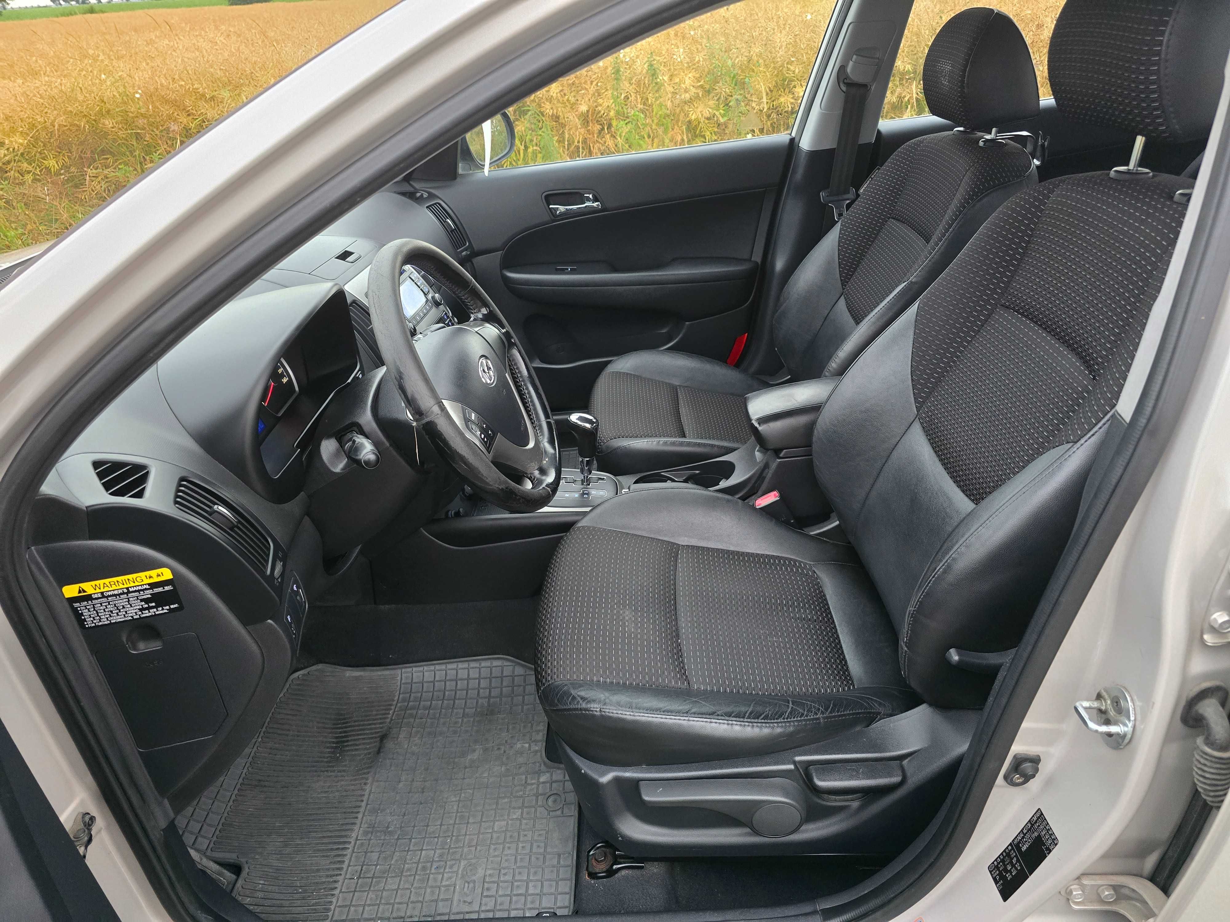 Hyundai i30 1.6 CRDi 115 KM • Beżowy • Skóra • AUTOMAT
