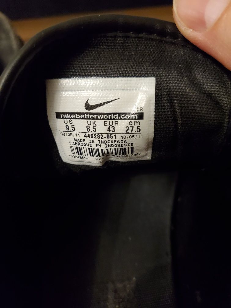 Оригинальные кроссовки Nike, отличное состояние, 27,5см