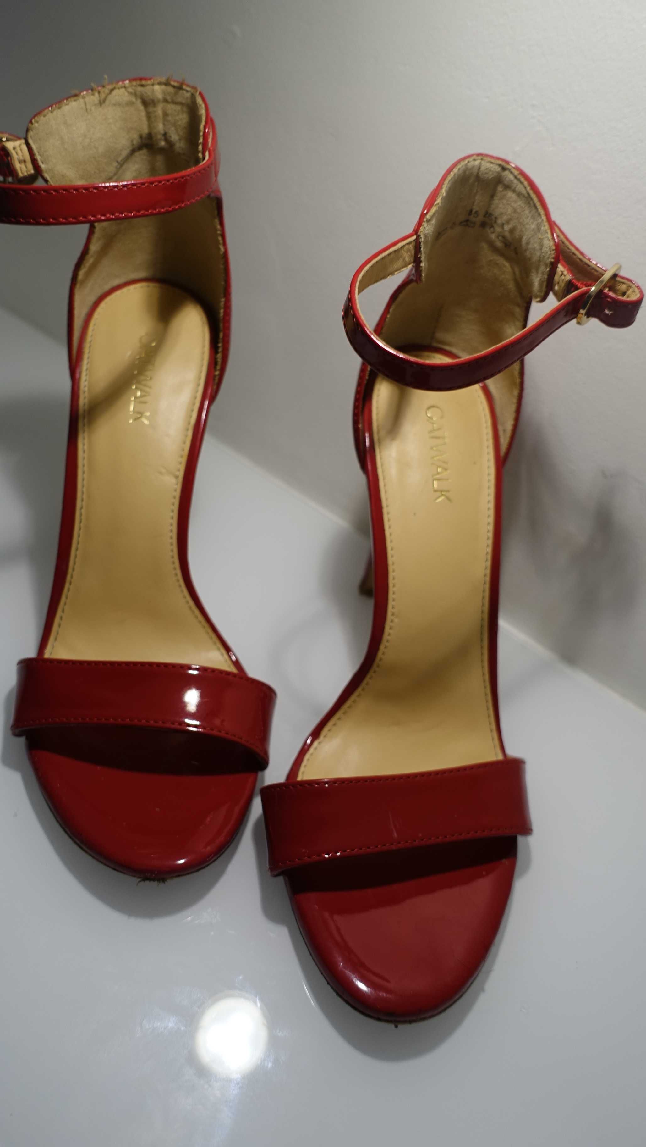 Sandały/buty na obcasie Catwalk, czerwone lakierowane , r.38