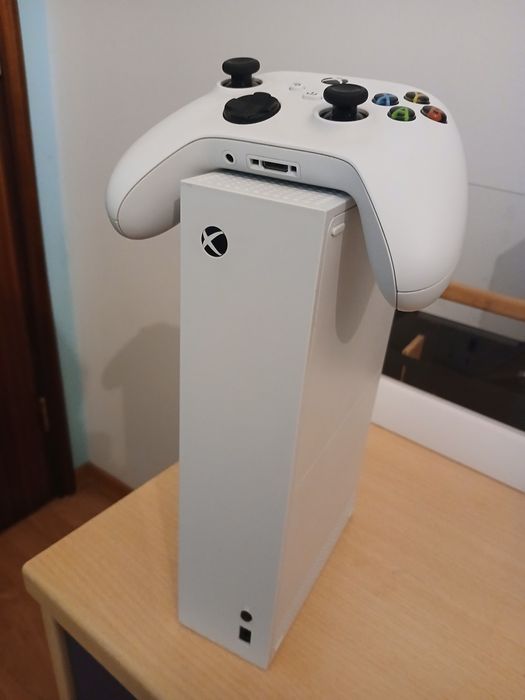Xbox series S Nova + Caixa + 1TB com os acessórios originais