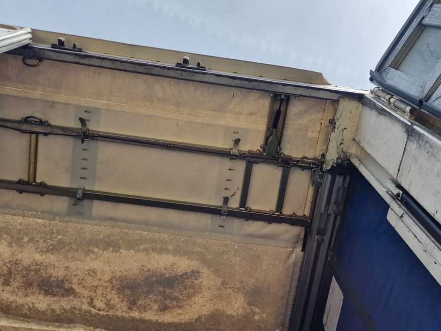 SEMI REBOQUE 18T – TETO ELEVÁVEL