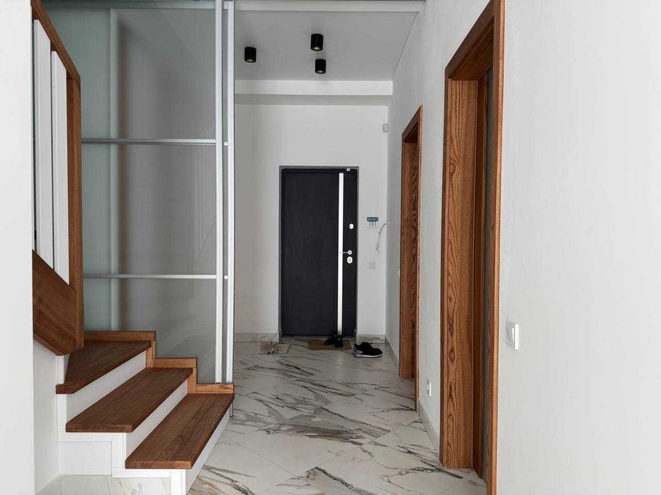 Продаж котеджу с.Малехів з сучасним ремонтом