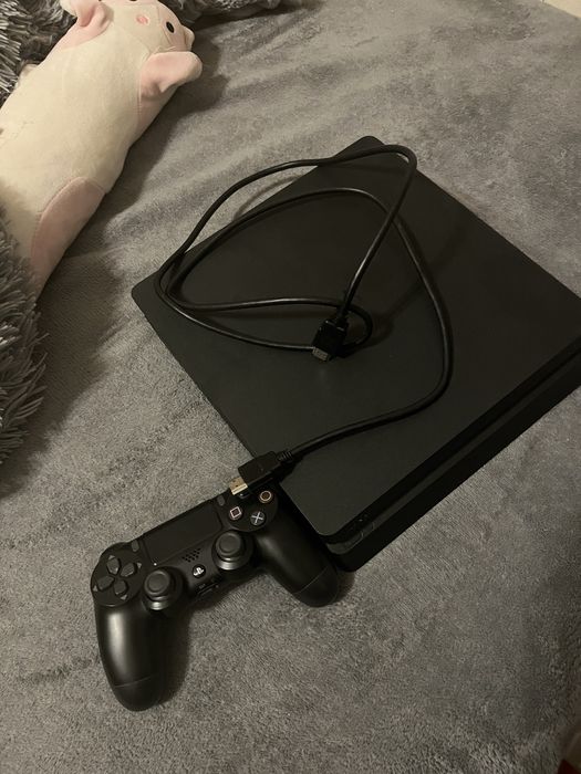 Playstation 4 slim 1tb була чистка