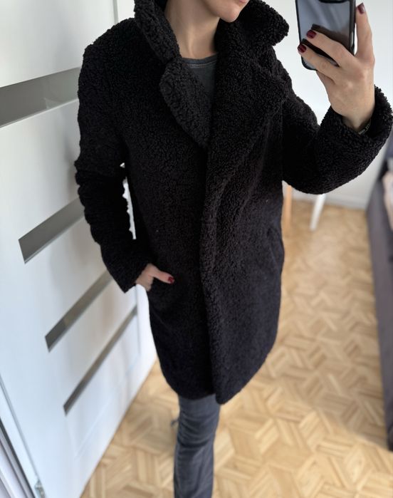 Czarne sztuczne futro teddy miś Vero Moda rozmiar XS 34