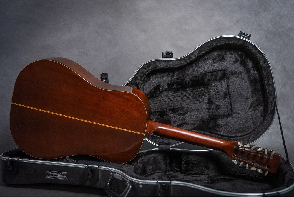 Gitara elektroakustyczna Martin D-12-20 z 1971 roku