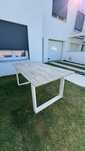Mesa exterior de refeições da marca Sklum