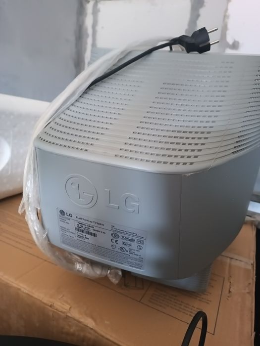Монітор LG 17 дюймів