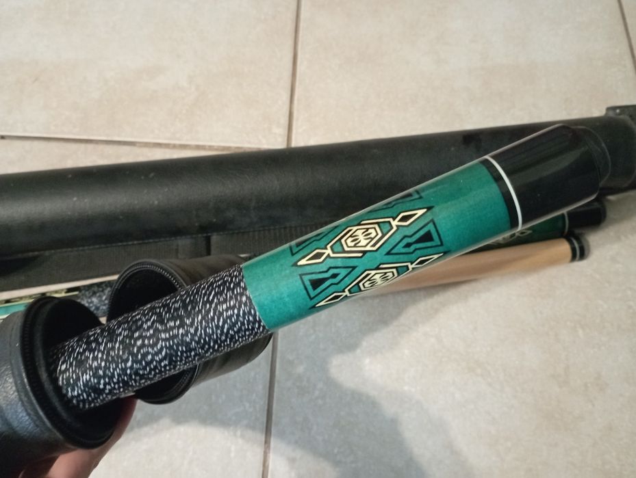 Більярдний кий з чохлом в тубусі