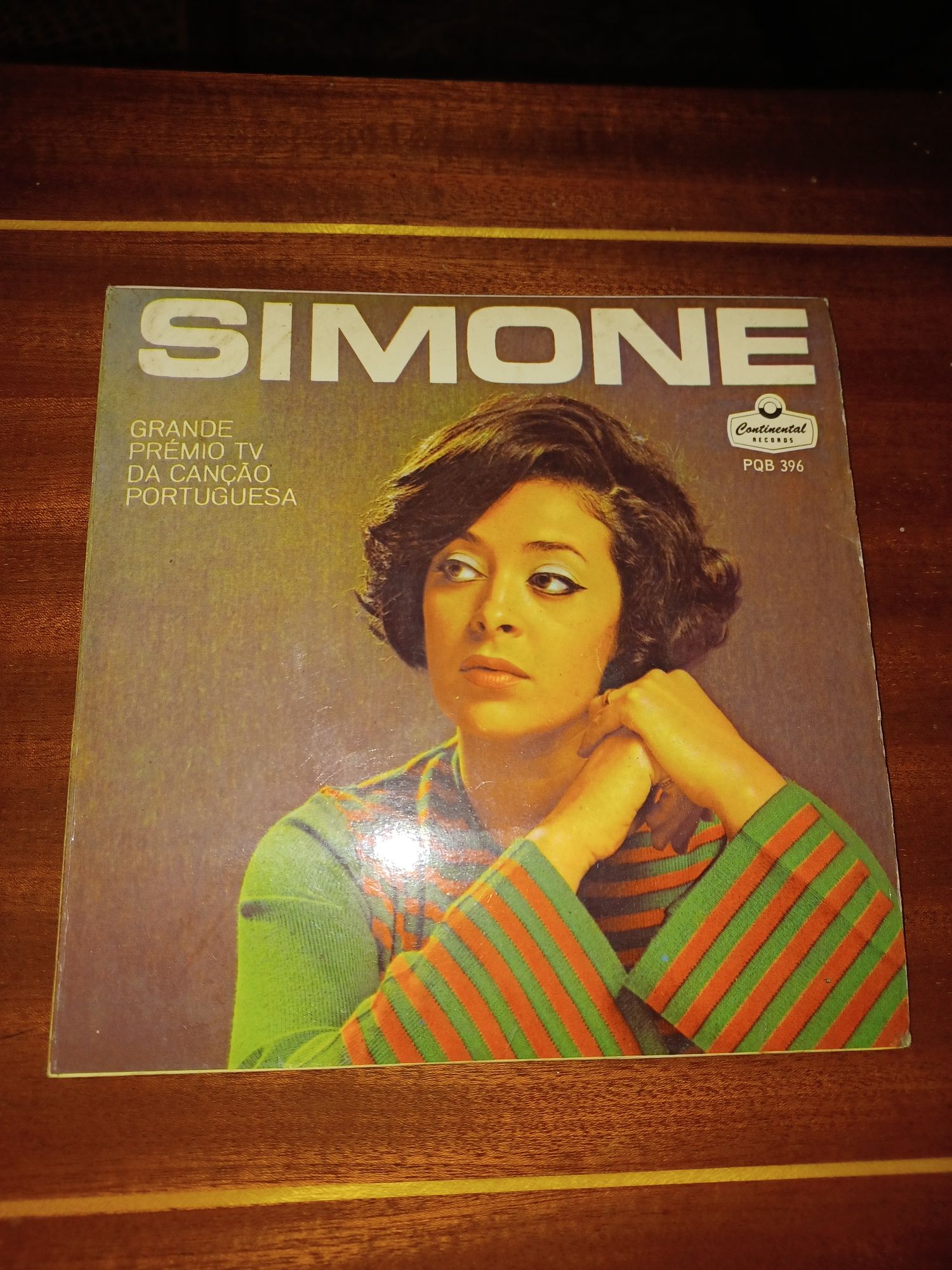 Vinil Simone em muito bom estado