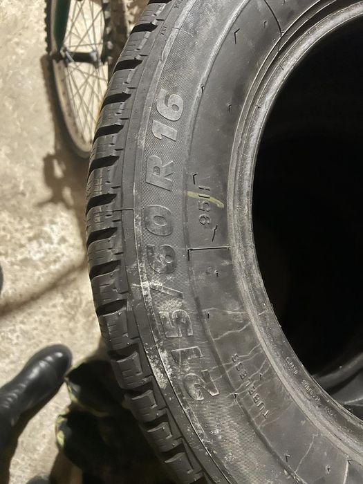 Продам комплект зимових шин в хорошому стані