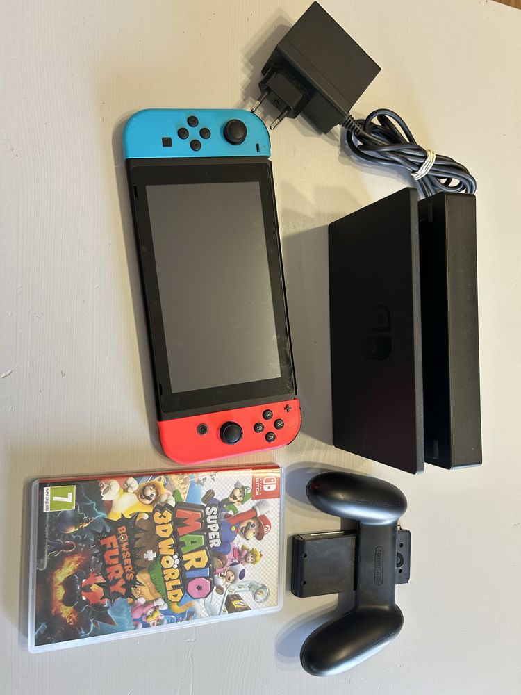 Nintendo switch + Mario 3D world