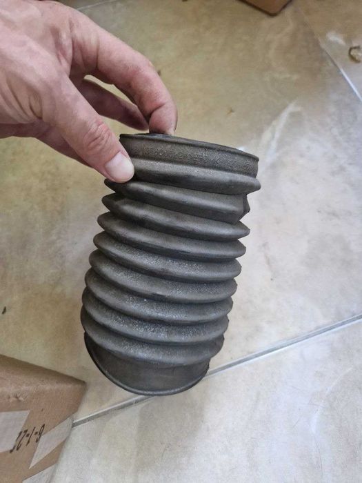 Пыльник амортизатора передний 22784559 на Cadillac та інші авто GM