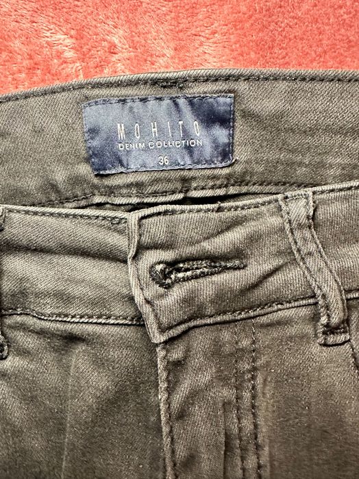 Джинси завужені графітові, чорні Mohito