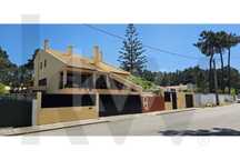 Moradia 540m2, 1.100m2 terreno, 11 assoalhadas, piscina, jardim, garag
