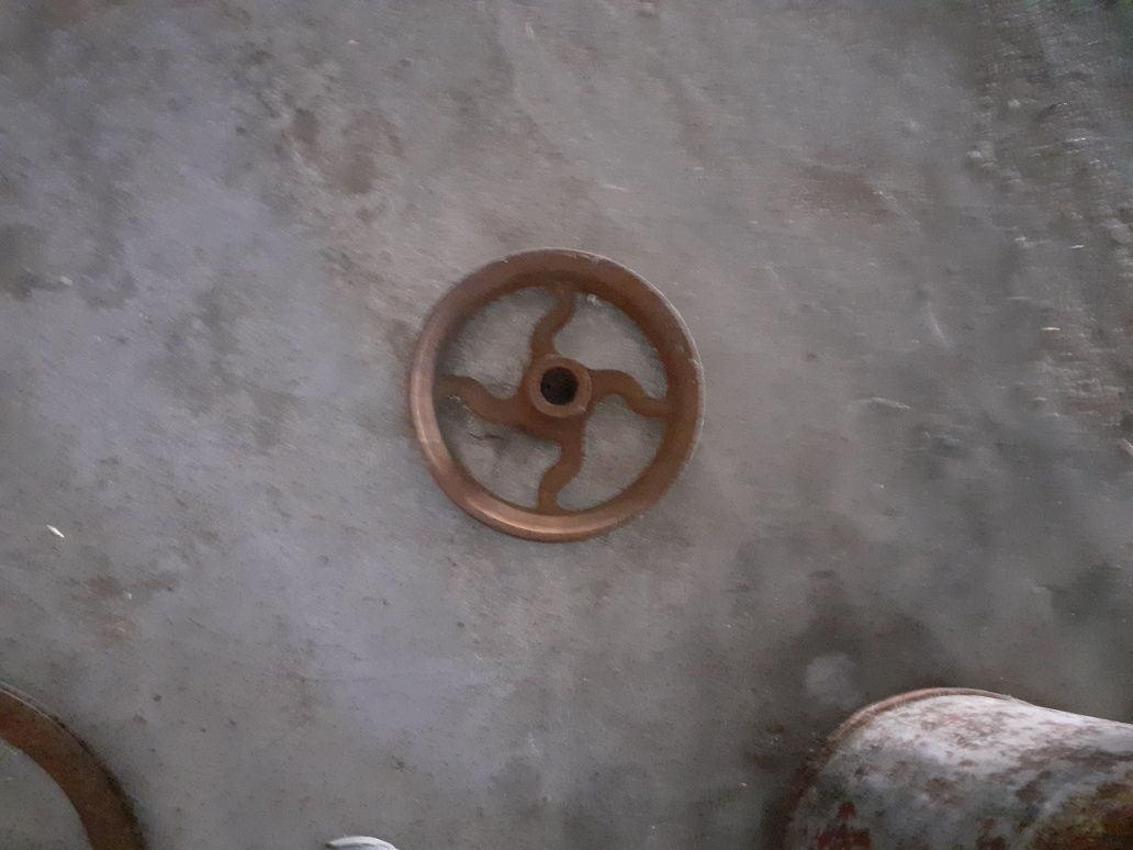 Roda de ferro antiga