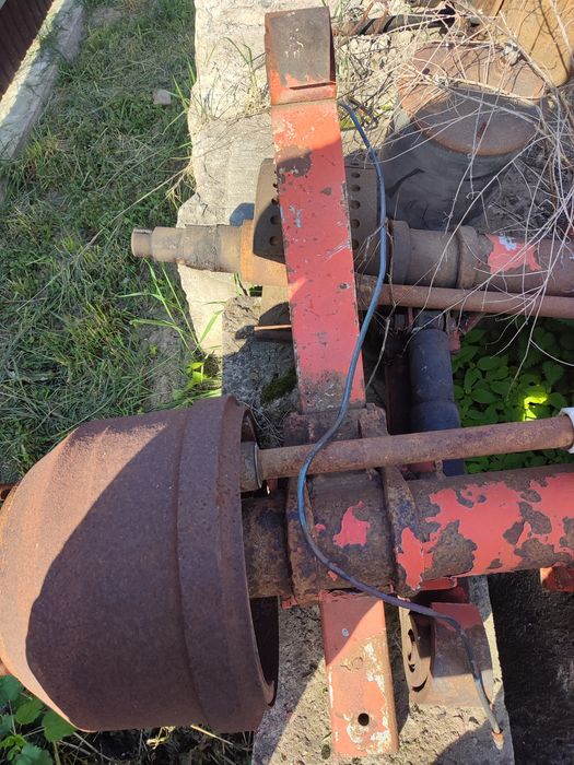 Вісь напівпричіпа