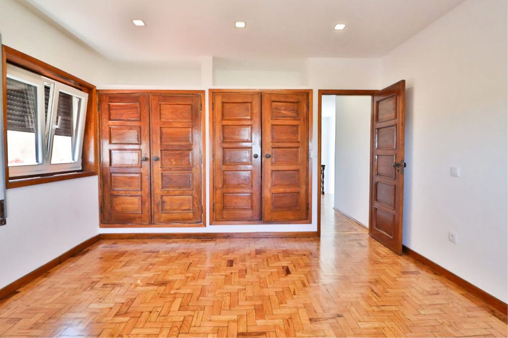 Moradia T4 + 1 para venda com possibilidade de arrendamento a 36 meses