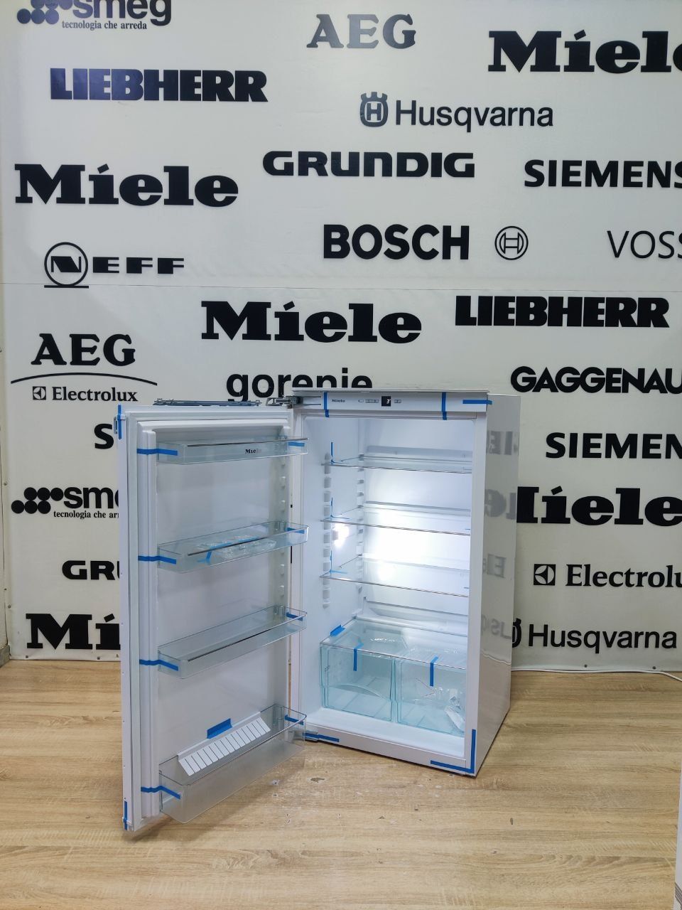Вбудований холодильник Miele™ K33222i. Пенального типу. 1 метр.GERMANY