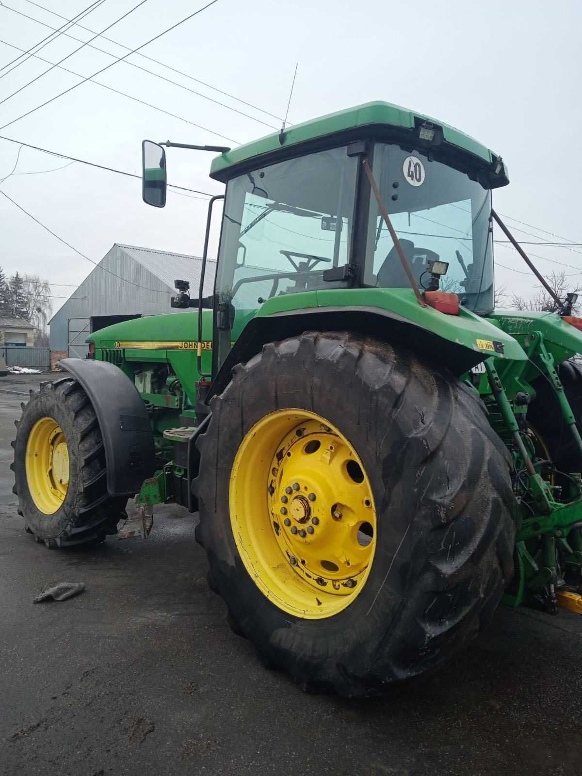 Трактор John Deere 8300  2001