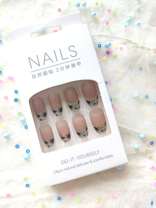 Nowe tipsy 8 zestaw sztuczne paznokcie naklejki klej akcesoria mani