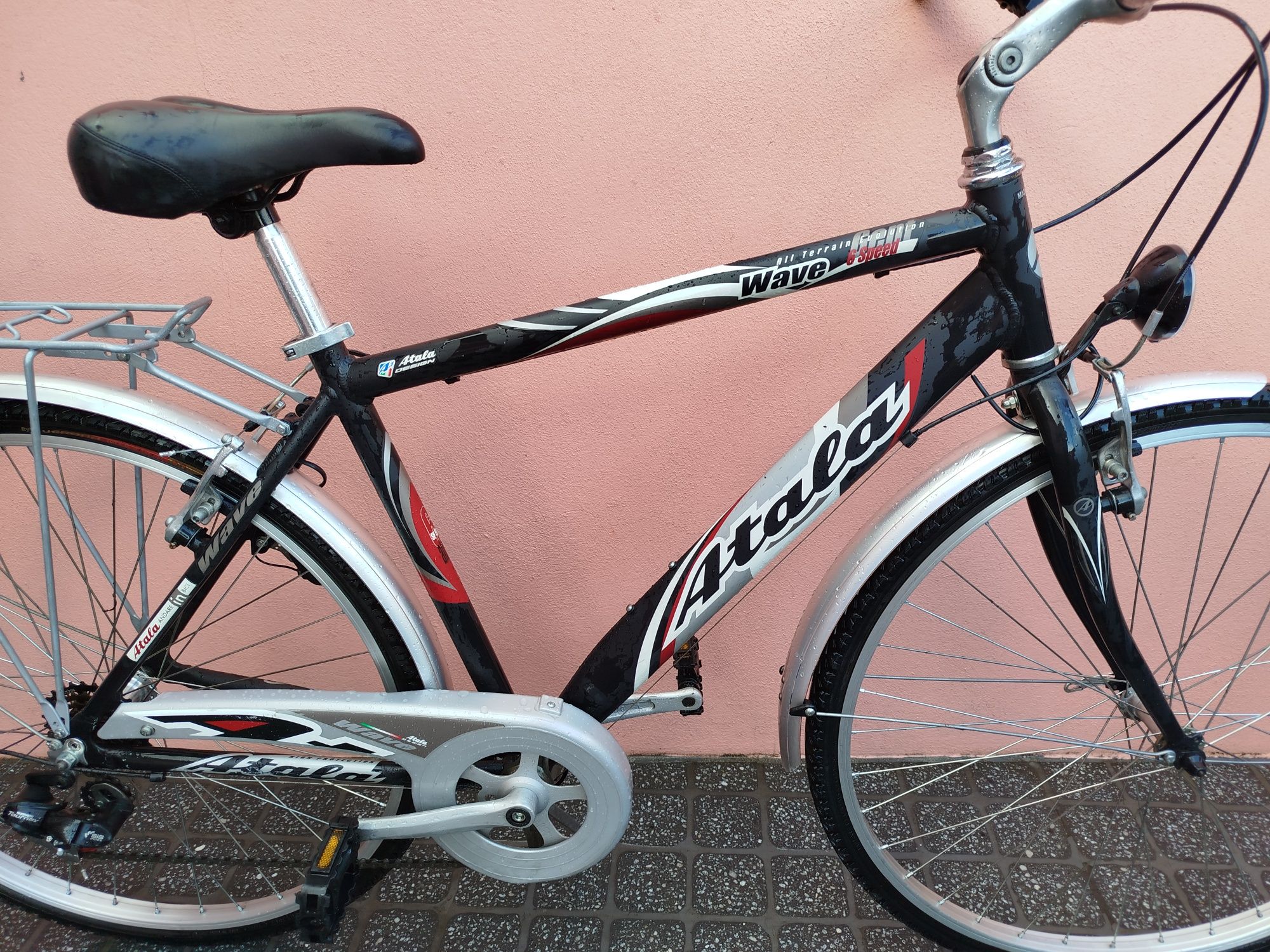 Bicicleta Cidade/Trekking ATALA Alumínio  28"/700c - COMO NOVA
