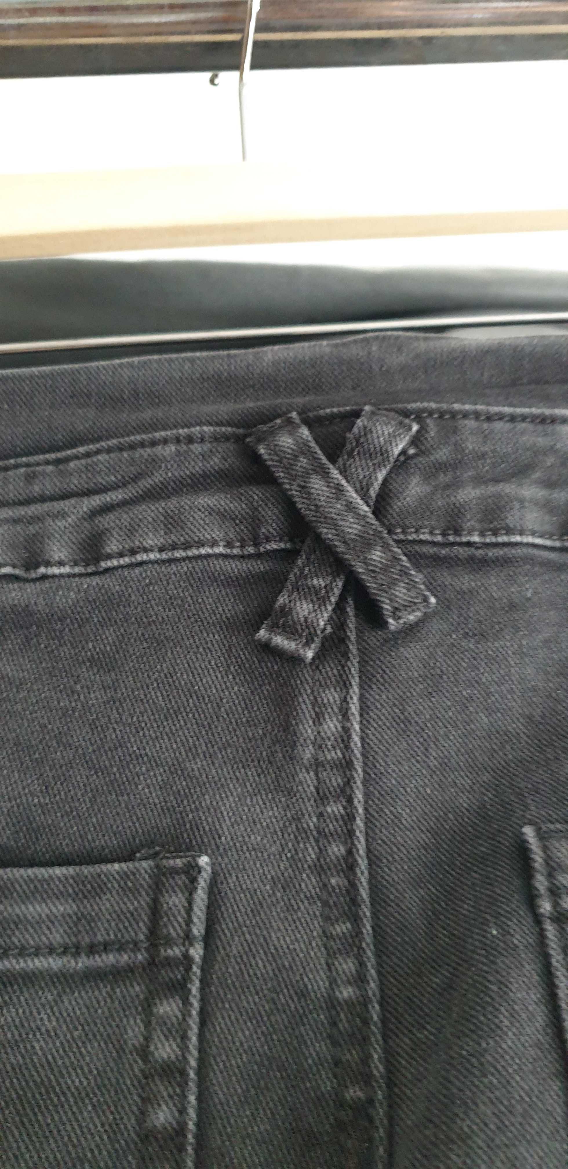 Jeans pretos desbotados