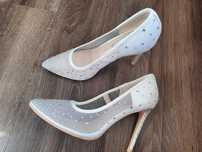 Buty ślubne z cyrkoniami