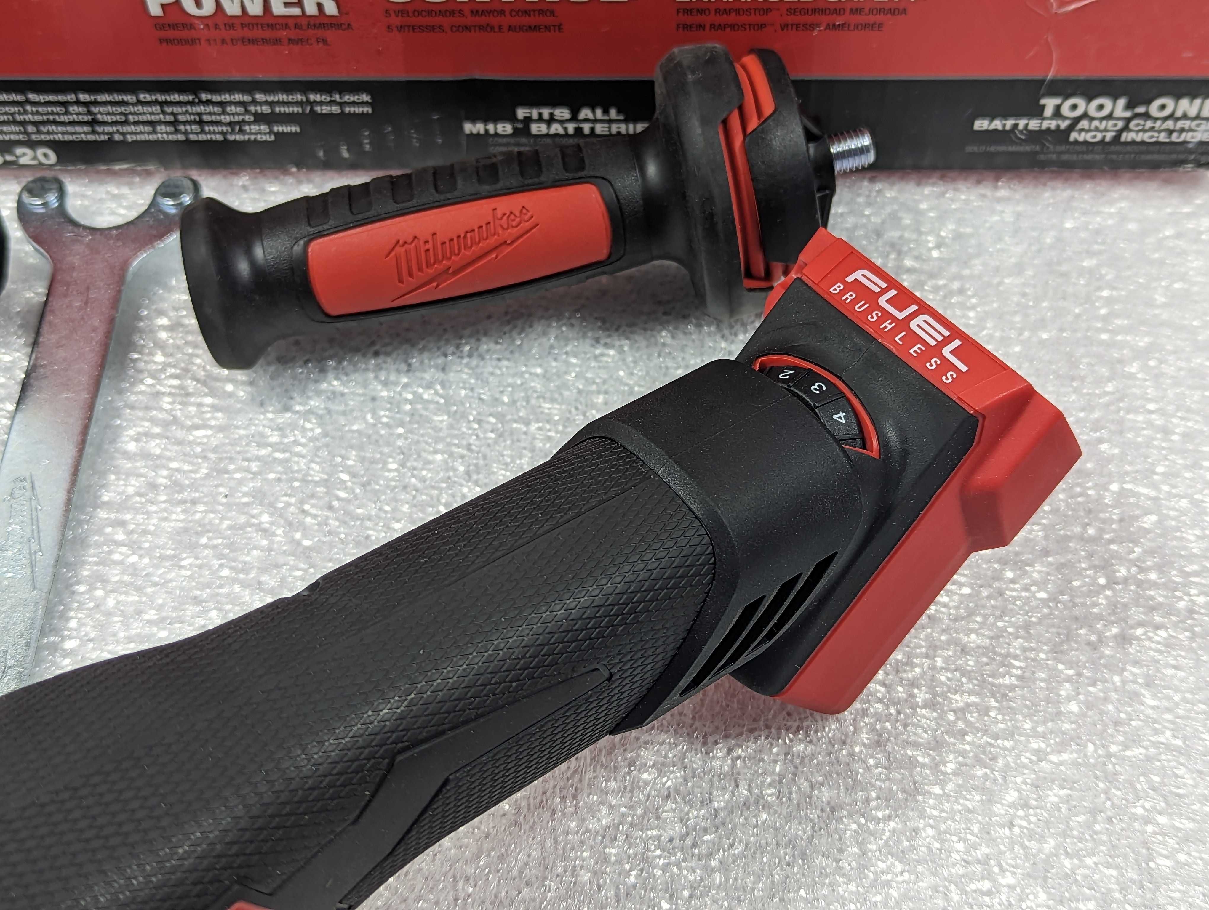 Milwaukee M18 FUEL 2888-20 УШМ болгарка з регулюванням обертів