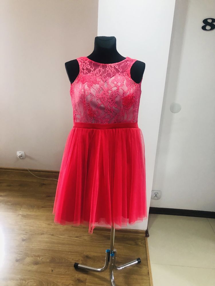Sukienka w kolorze koralowym rozmiar 34