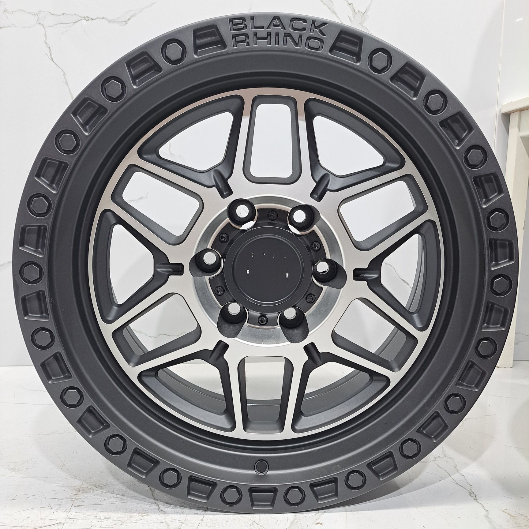 Jantes 18" LOOK Black Rhino off road 4x4 6x139,7